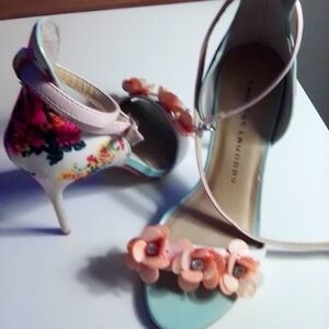 Wedding/Cruise/Party Stunning Floral Sandals By Chinese Laundry 6.5 New 4inches